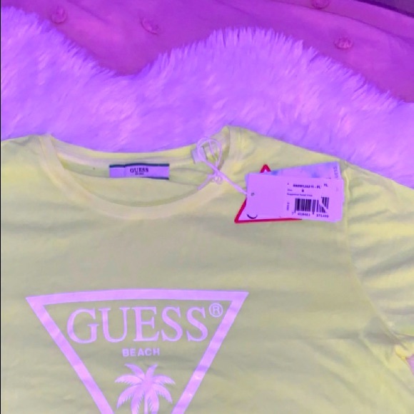 Never worn guess cropped tee - Picture 2 of 3